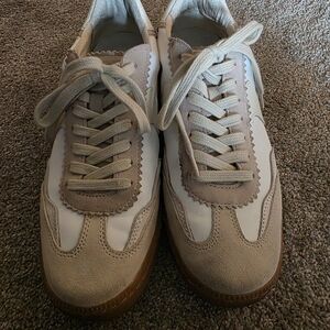 Dolce Vita Notice Stylish Beige and White Sneakers Size 9